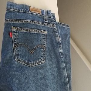 Levis relaxed tapered 550 jeans